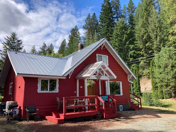 Creekside Cabin on Acreage Cabins for Rent in Cle Elum, Washington