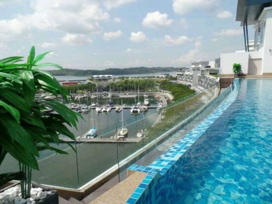 Swimming pool viewing marina