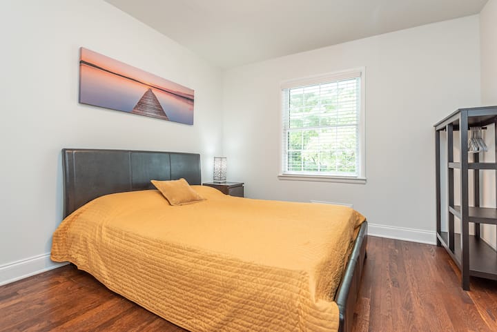 Საძინებელი #2 Queen - მთავარი დონე