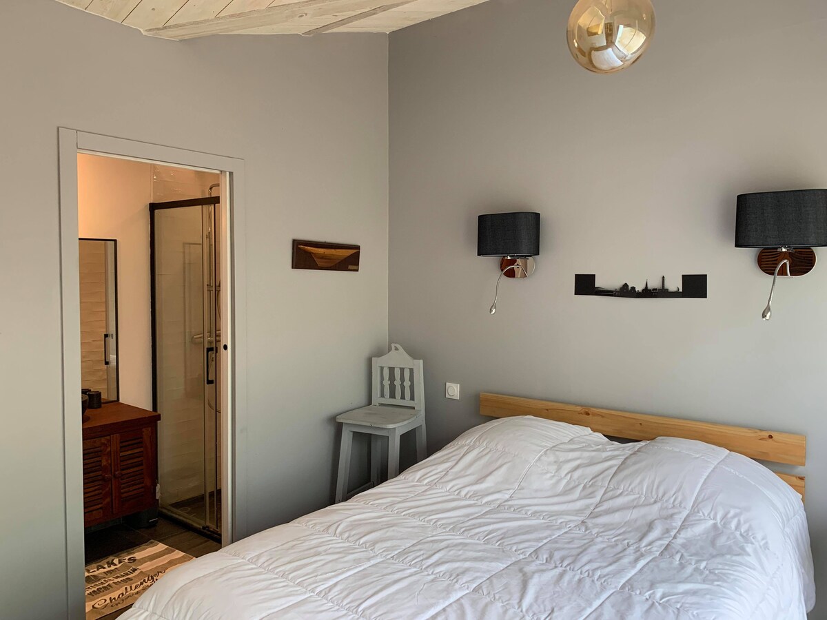 Dormitorio 1 con baño privado 