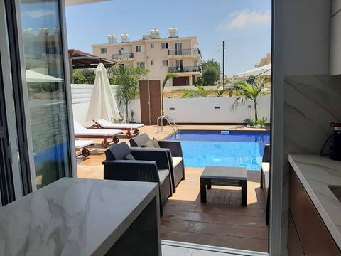 Melanos Fully Renovated House with Private Pool