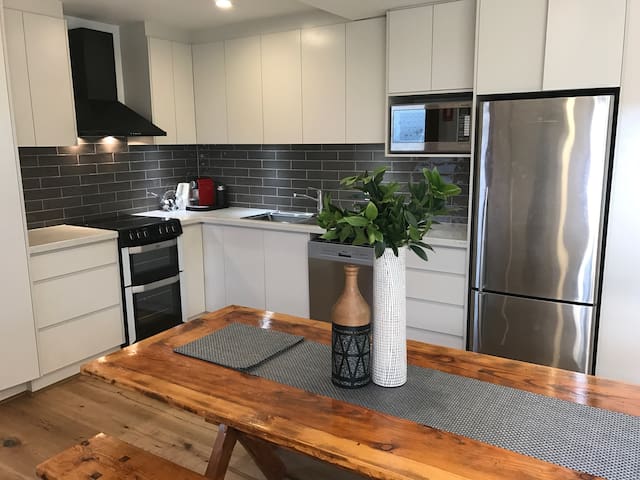Granite Peaks 5 - stunning alpine apt in Thredbo