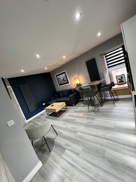 3 bedroom Town centre luxury apartment