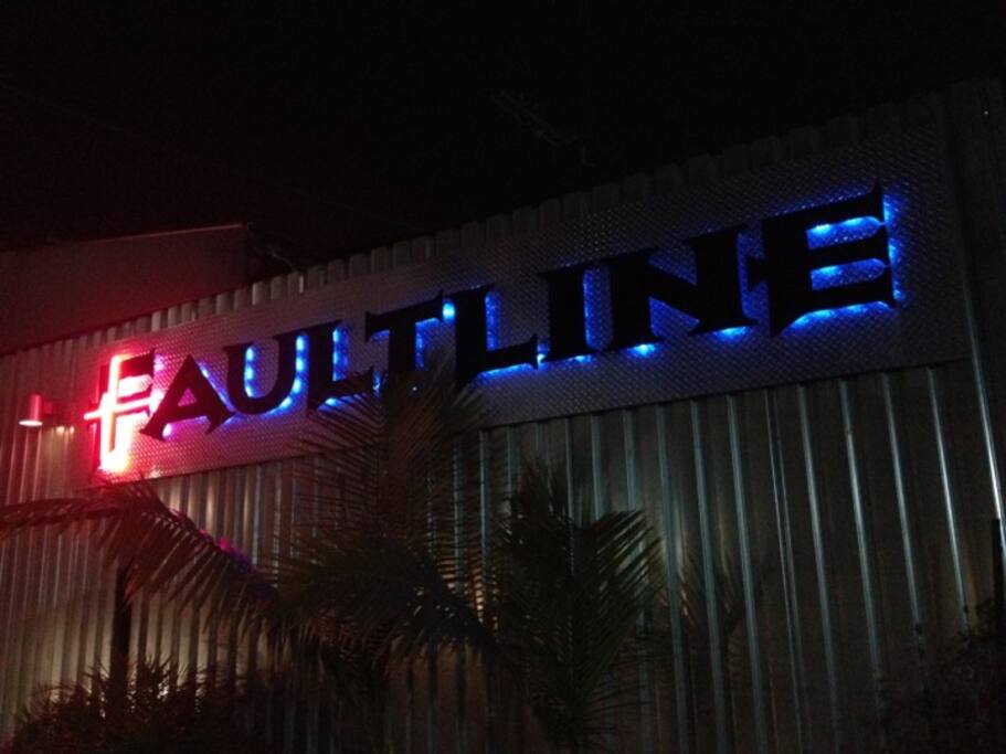 Photo de Faultline Bar