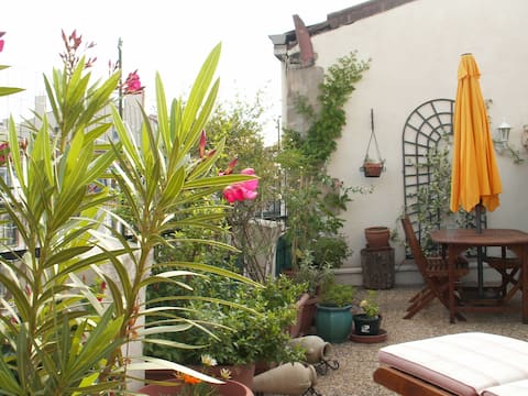 Top Airbnb: On the rooftops of Marseille, right in the center in Marseille