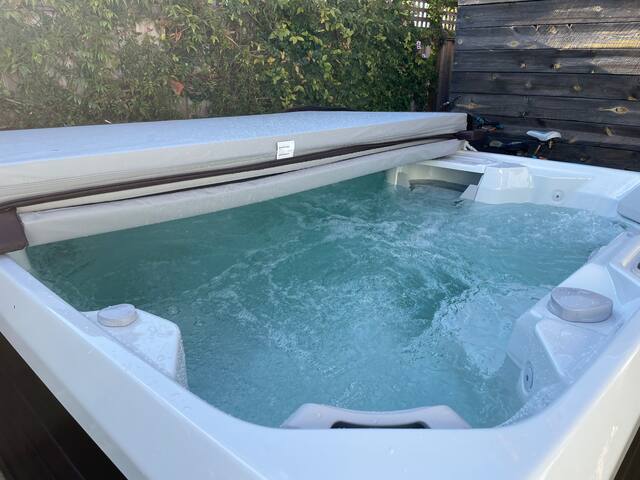 Luxury Beach House – Game Room & Hot Tub gallery image 3