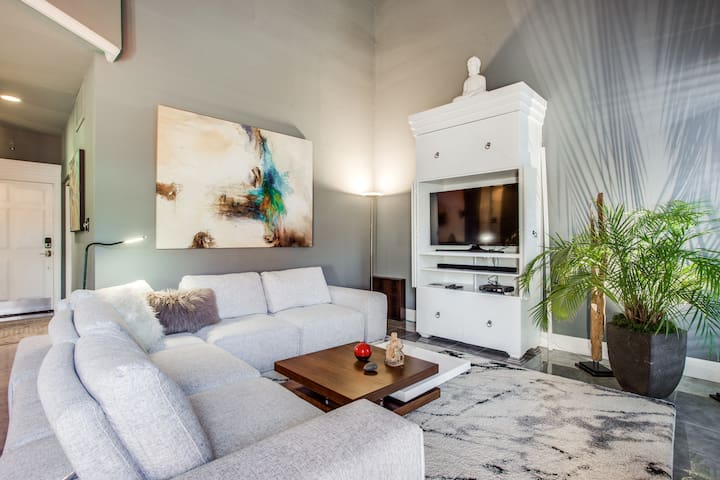 Highland Park Sanctuary – Prime Location gallery image 2