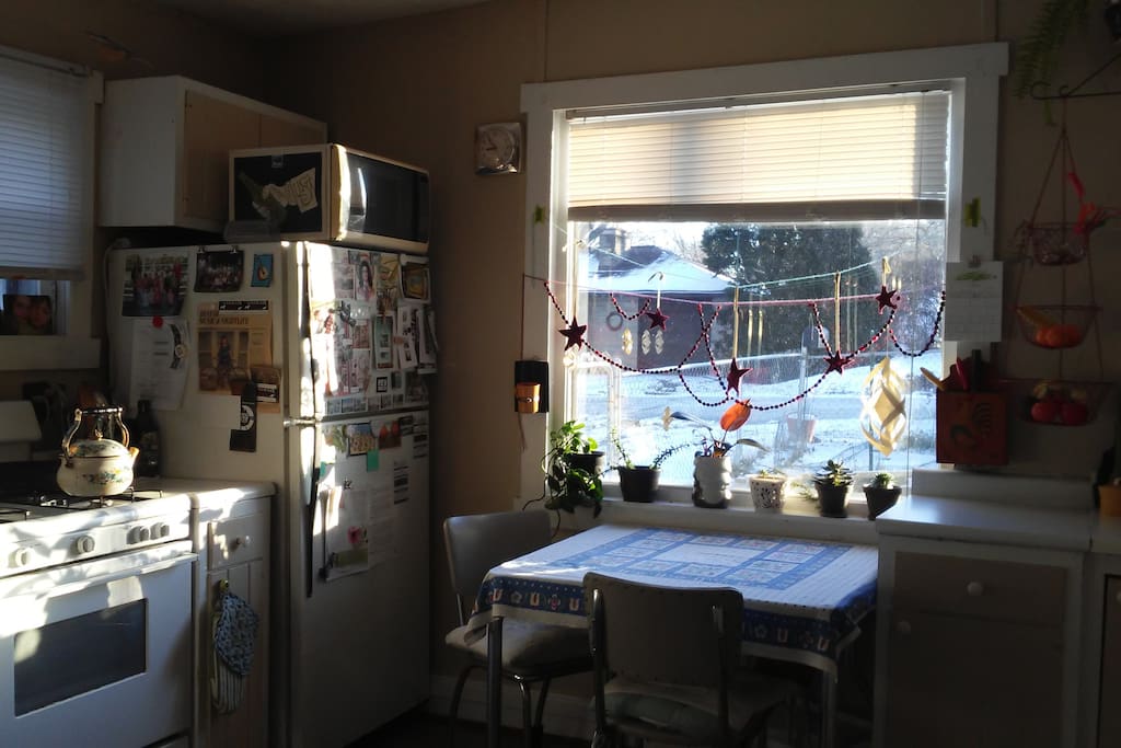 The Kitchen. Guest have full access. Continental breakfast of oatmeal, fruit, coffee/tea is provided. You are welcome to buy groceries and cook as well!