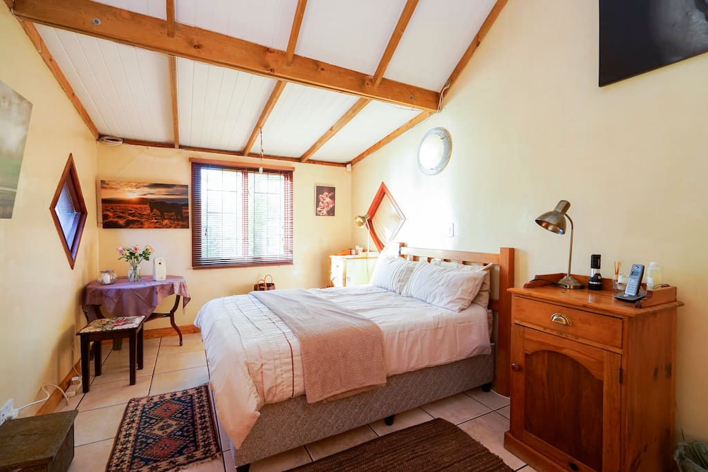 master bedroom with en-suite