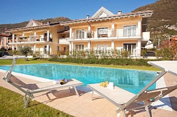 Lenno Spesevillage Apartment In Lenno With A Pool By Italian Apartments. - Tremezzina