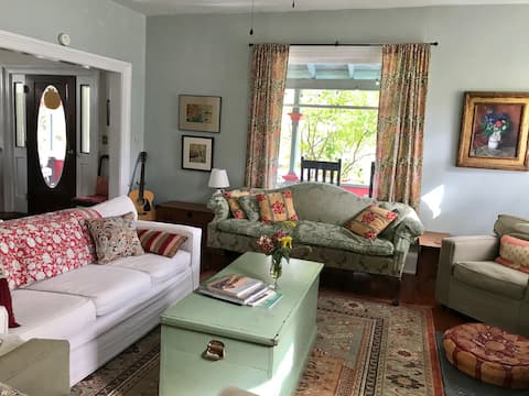 Successful Airbnb property: Bear Cottage in Phoenicia - Everything Walkable in Phoenicia