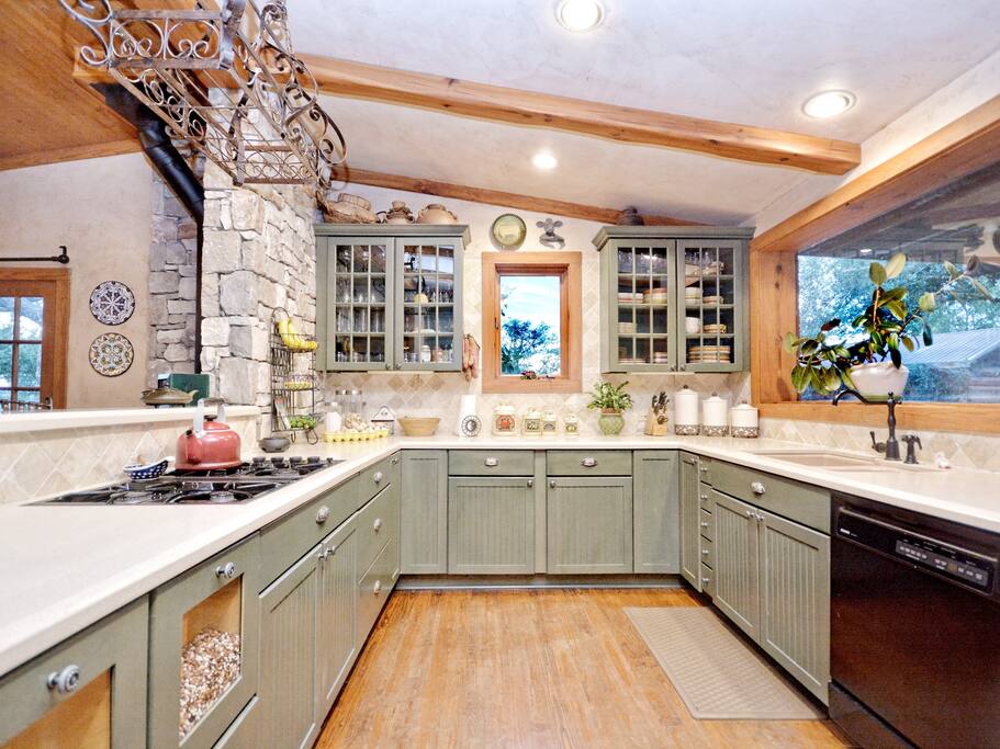 Gourmet kitchen