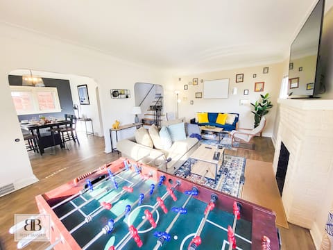 2 King Beds|5 Bedroom| 15 mins to DTWN CLE|Groups