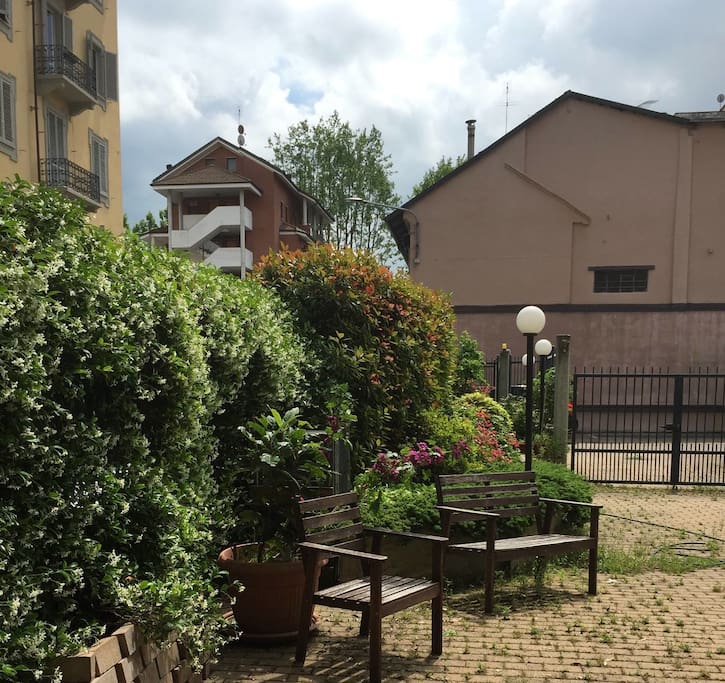 private garden (car park included)