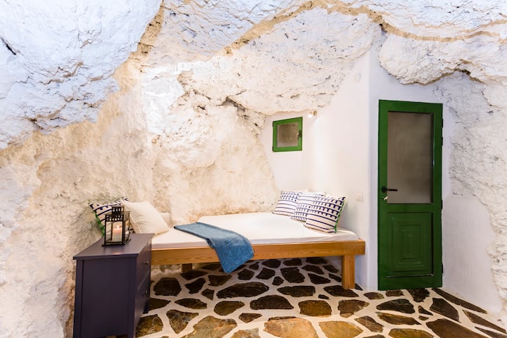 C'est le meilleur espace de méditation sur l'ensemble de l'Hacienda. La grotte de la Pool house est à la disposition des invités.