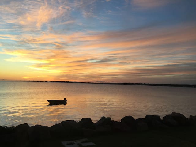 Fully renovated house with Water view Shediac Bay!