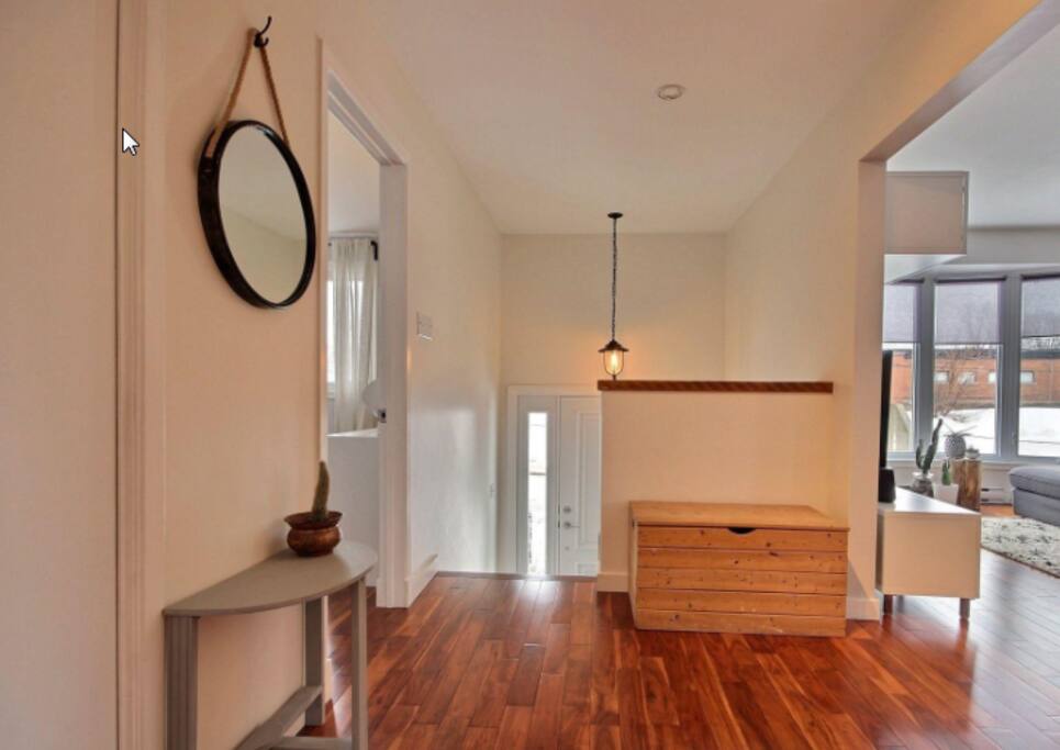 Entrance - main floor