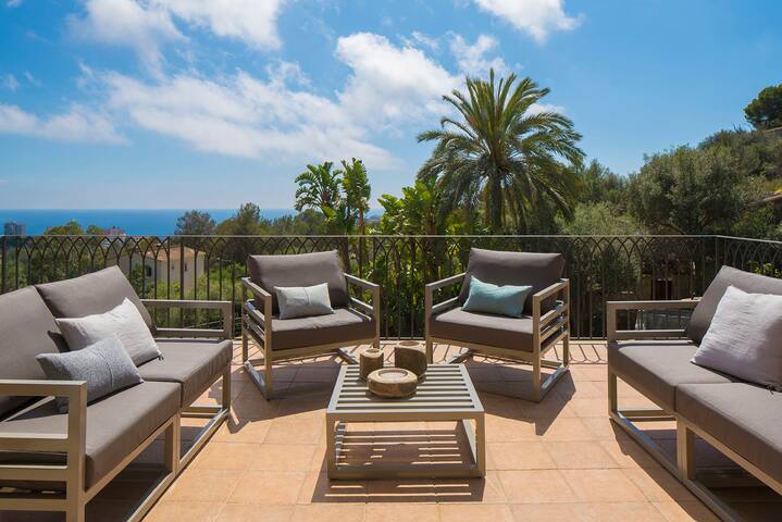 Luxury Sea-View Villa in Southwest gallery image 3