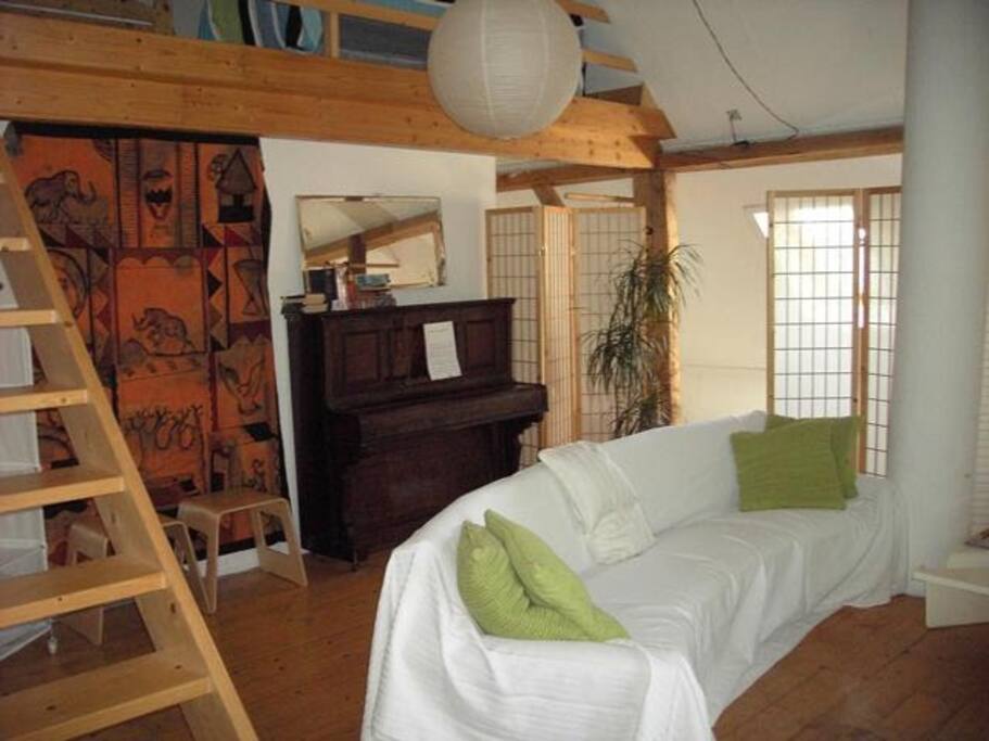Ruime lichte kamer.