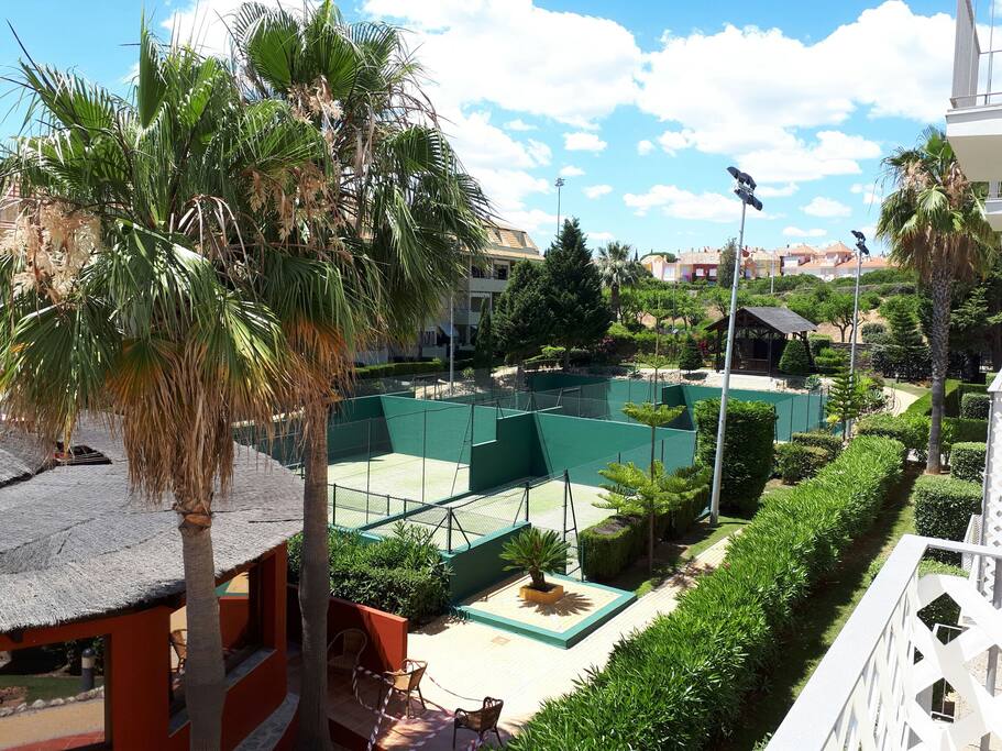 vista desde la terraza de las pistas de pádel