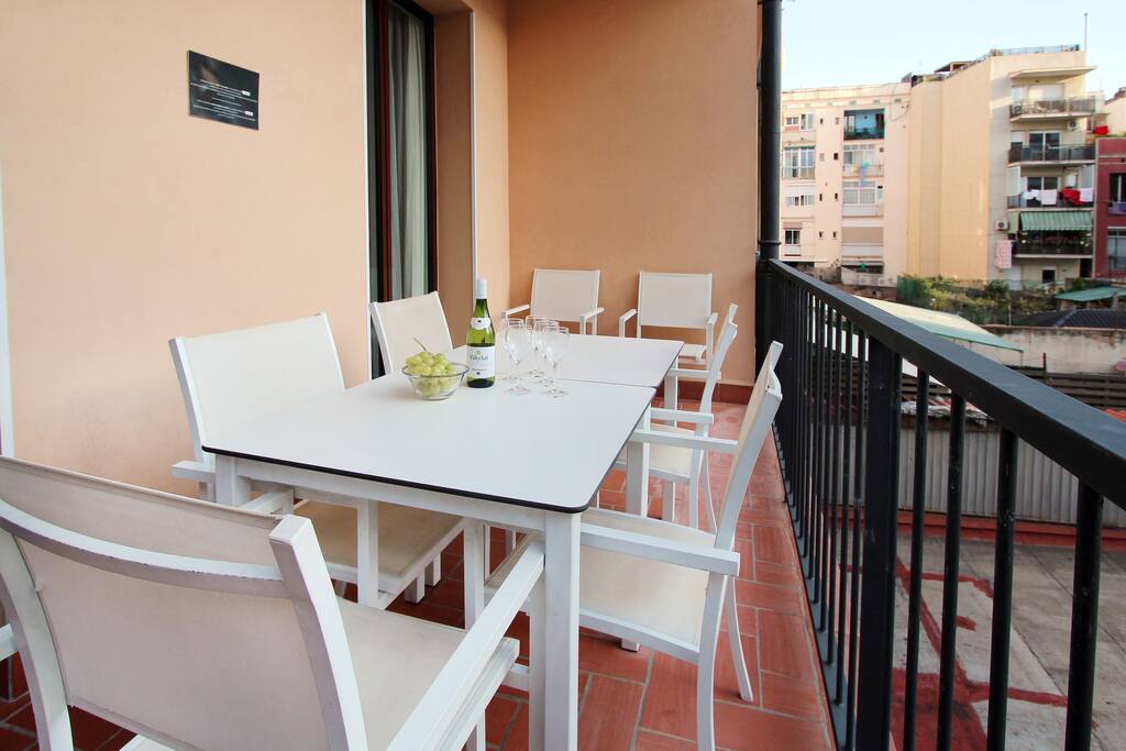 Enjoy evenings with a glass of wine!
