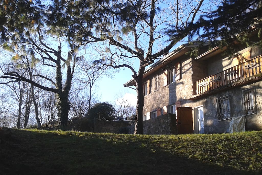 THE HOUSE OVERLOOKS THE ISEO LAKE Houses for Rent in Solto Collina