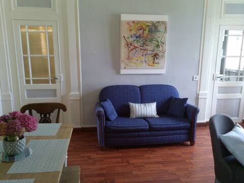 Popular Airbnb listing: L'AURE BLEUE in Bayeux