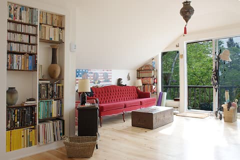 Top performing Airbnb: The Bohemian Seaside Studio in Armdale