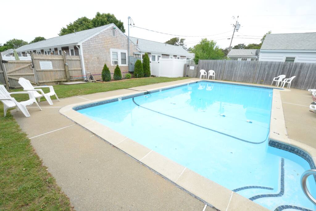 Pool at Del Ray Condos