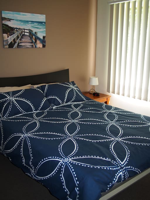 Main bedroom with queen size bed