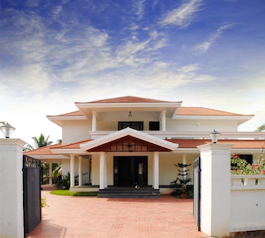 500 sqm Villa, Private pool