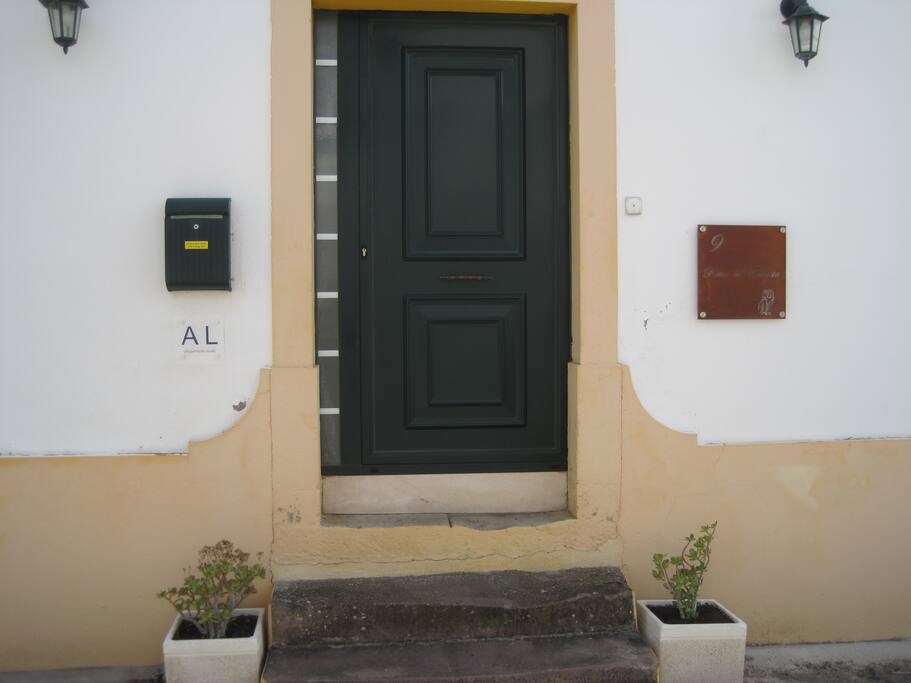 Porta da frente / Front door / Entrée principale