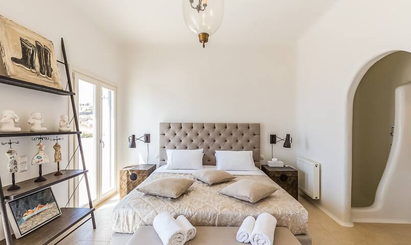 Divina gallery image 2