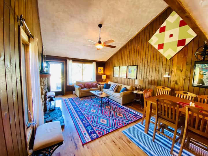 Mountain Mama’s Retreat Ski In/Ski Out, Hot Tub Cabins for Rent in