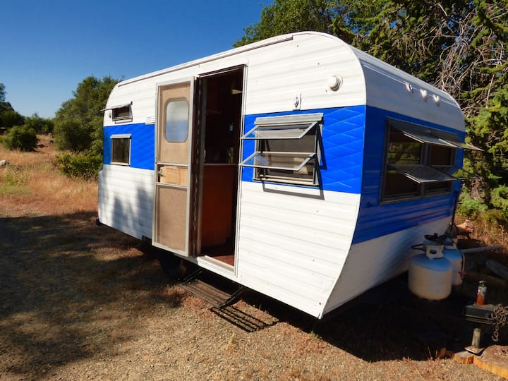 West Wind Vintage Trailer // Yosemite Region