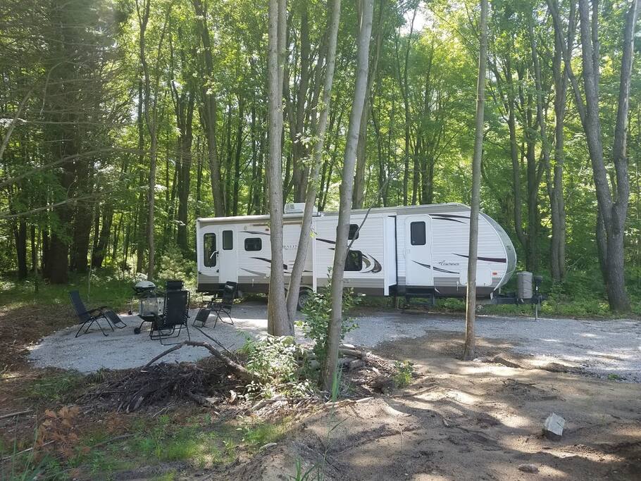 34' RV to relax in and around