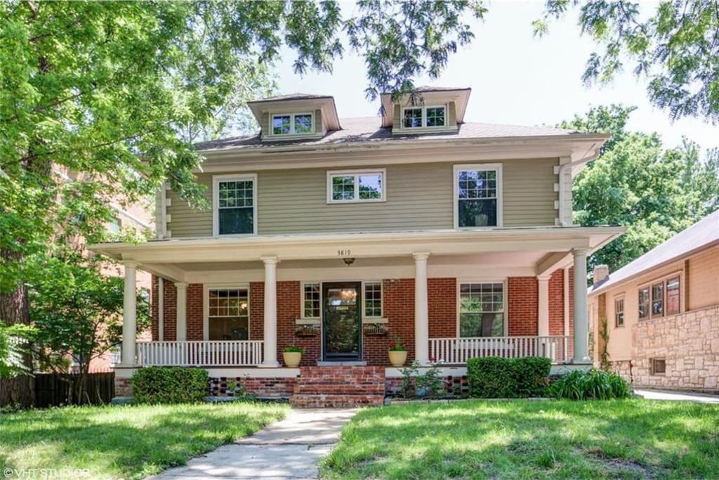 3 Story Historic Shirtwaist Home