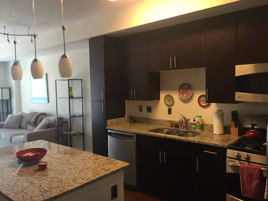 Full kitchen with all the essentials