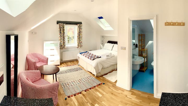Upstairs bedroom with choice of Superking double or split twin single beds. En-suite shower room.

Also includes Smart/Internet ready TV with satellite (FreeSat).