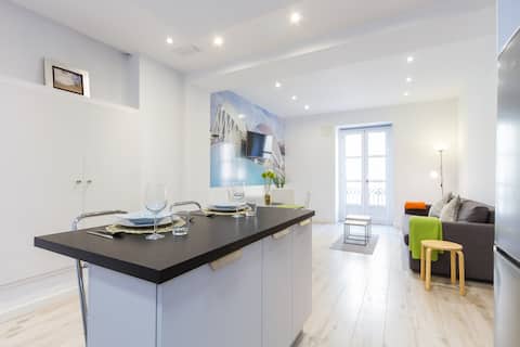 Popular Airbnb listing: Sabaters, in the heart of the historic center in Ciutat Vella