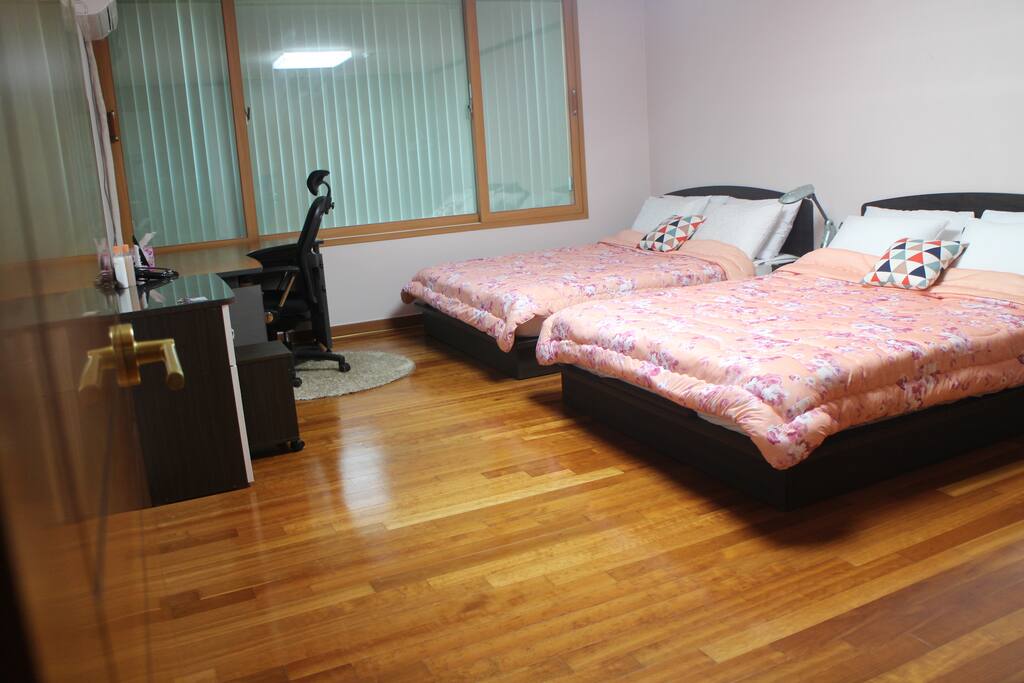two queen beds