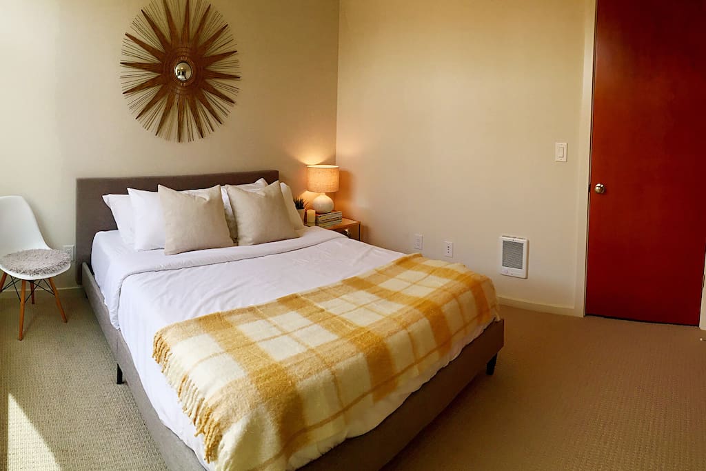 Comfortable queen memory foam bed