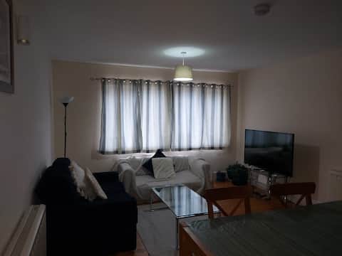 Popular Airbnb listing: Talenti's apartment fully furnished, free parking in Northfield & Kings Norton