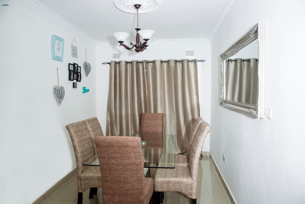 Dining area can seat 6 people