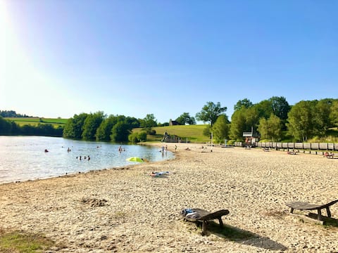The 2 Huts Private Pool & Jacuzzi in Dordogne