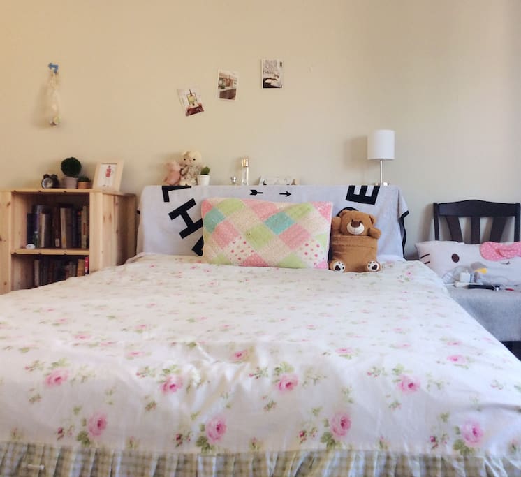 Colorful bed with muji bookcase