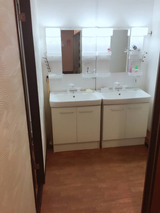 2F washing table