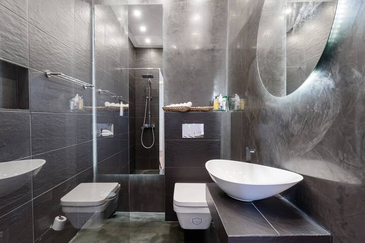 Rooftop-terrace with River-View – Design Apartment gallery image 4