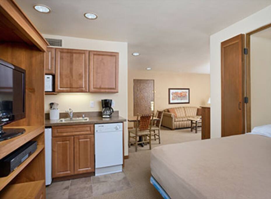 This picture does not show the specific unit being rented. The unit rented will be based on which units are available upon check-in. These pictures are meant to show the property and an example of the room style and décor.
