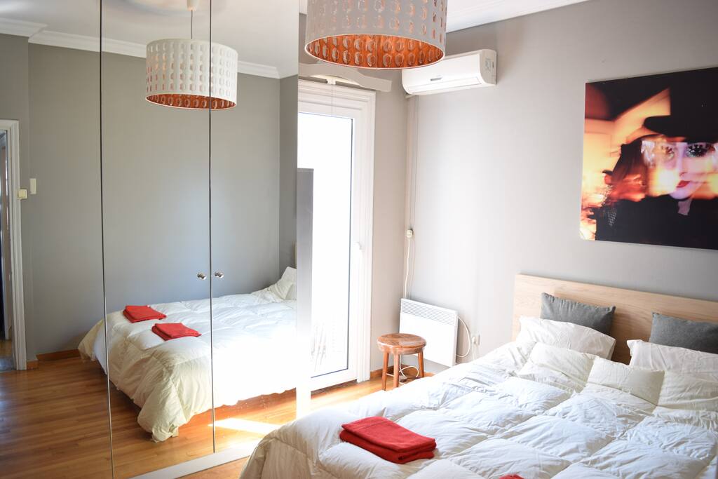 bedroom with queen sized bed